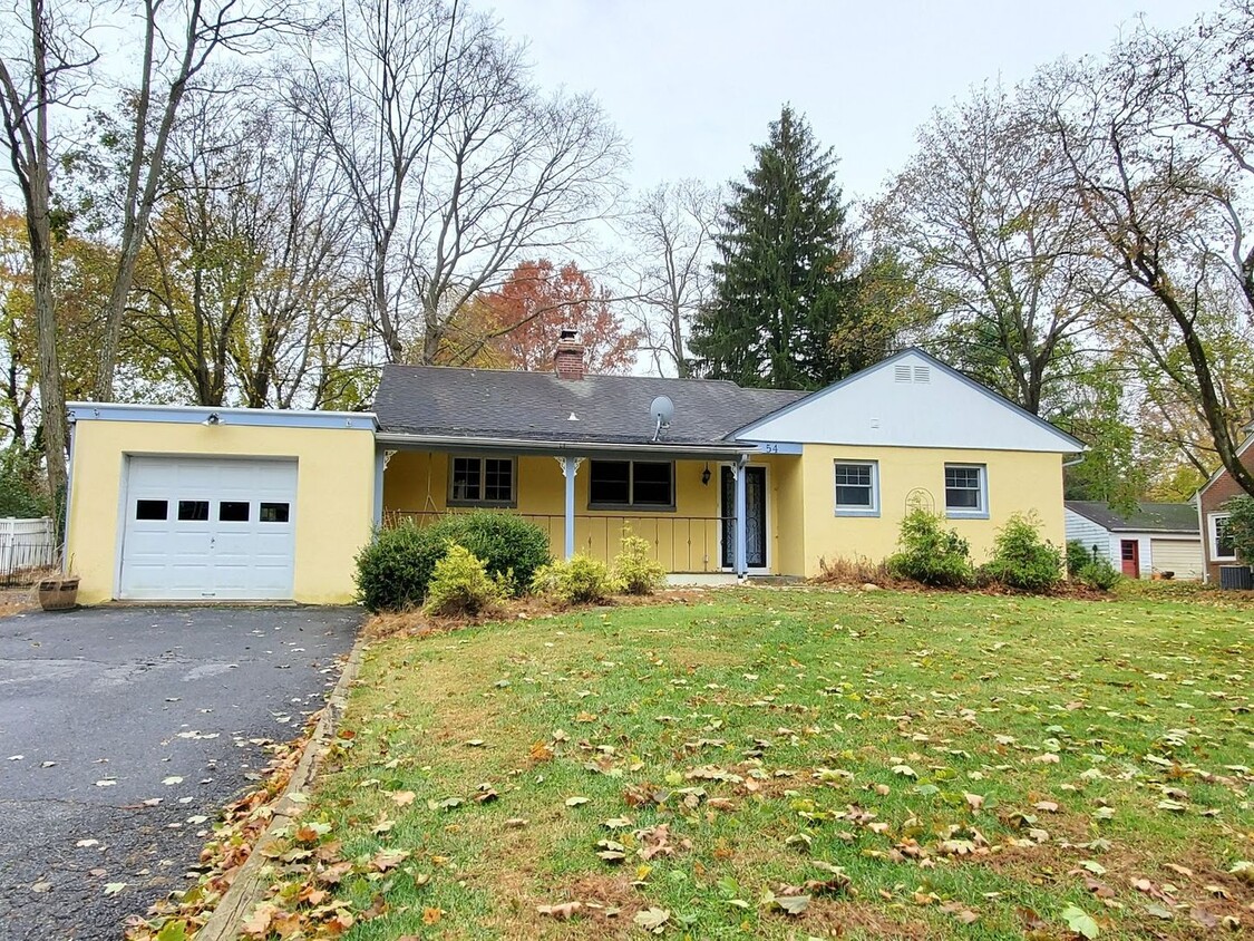 Primary Photo - Update, single family ranch home in a grea...