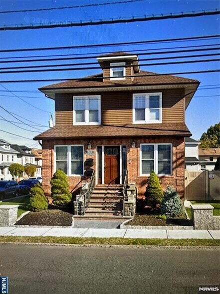 Building Photo - 369 Edgewater Rd