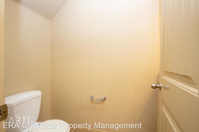 Building Photo - 3 br, 2.5 bath House - E273  18 N. 300 E. #6