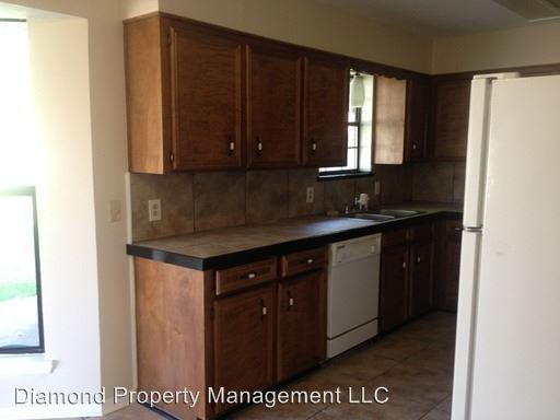 Building Photo - 5221 Airline Dr