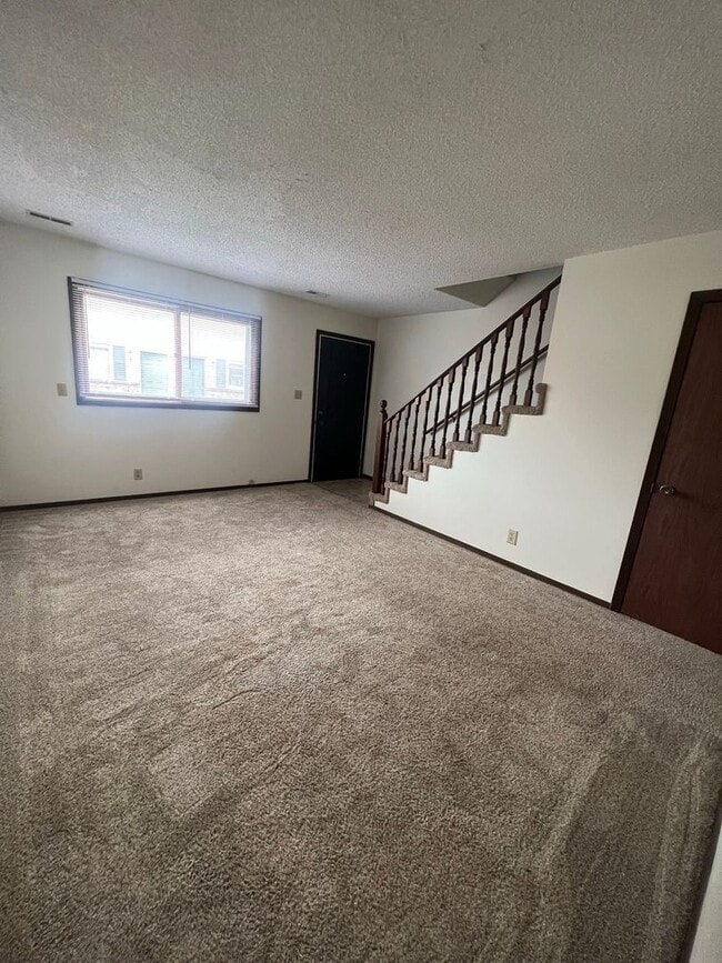 Building Photo - 509 Elm Ave