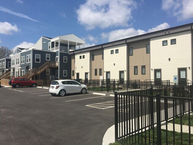Foto del edificio - 1300 McDonough St