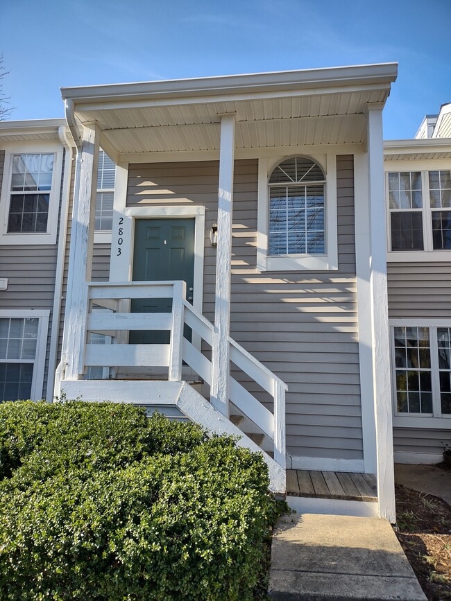 Building Photo - 2803 Yarling Ct