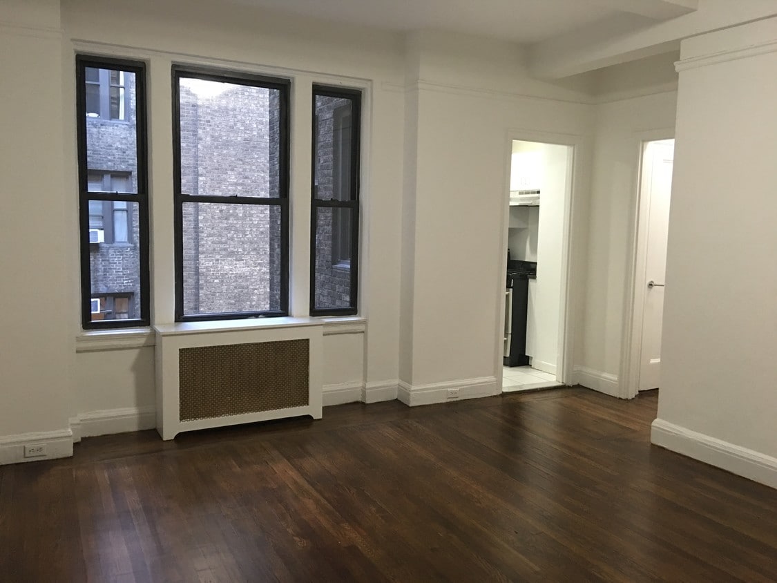 Primary Photo - 140 E 46th St