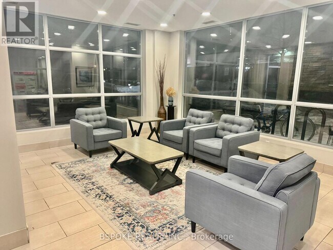 Photo du bâtiment - 2464 Weston Rd