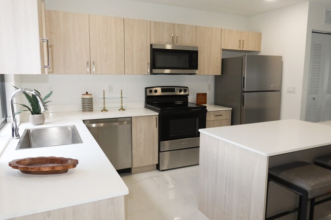 Building Photo - Amelia Townhomes