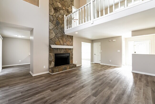 Building Photo - 4220 Pineset Dr