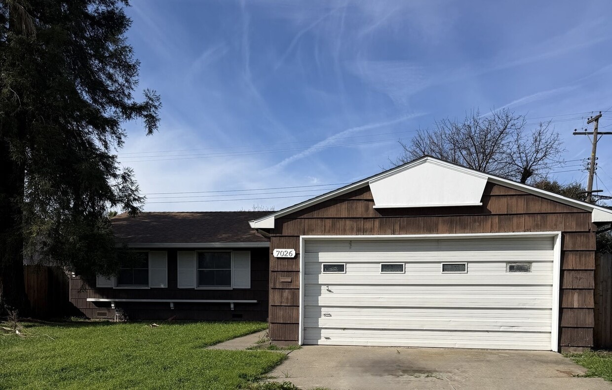 Home for Rent - 3 bedroom/2 bath Unit - Home for Rent - 3 bedroom/2 bath Unit