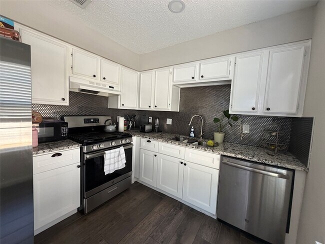 Foto del edificio - 4430 Hawk Meadow Dr