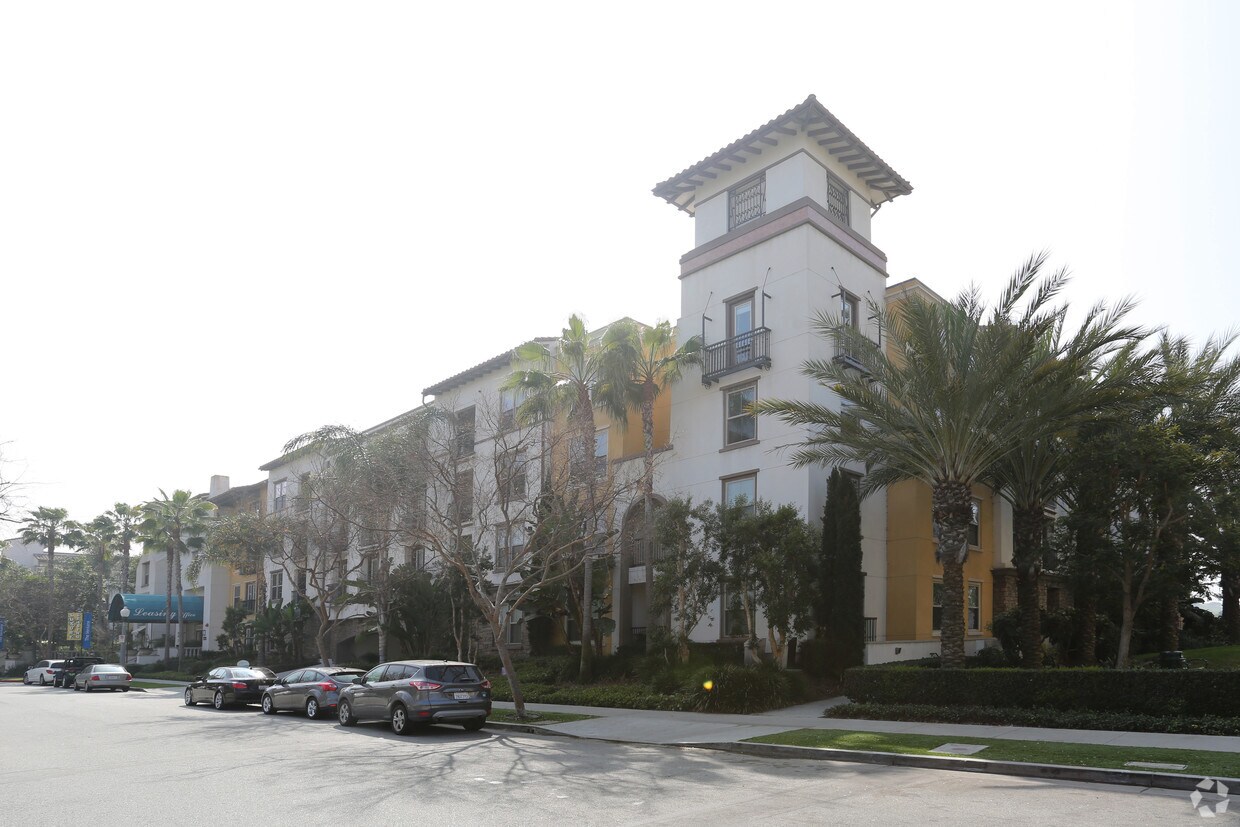 Apartment in Playa Vista - 2 Bed, 2 Bath, $4615 Apartment in Playa Vista - 2 Bed, 2 Bath, $4615