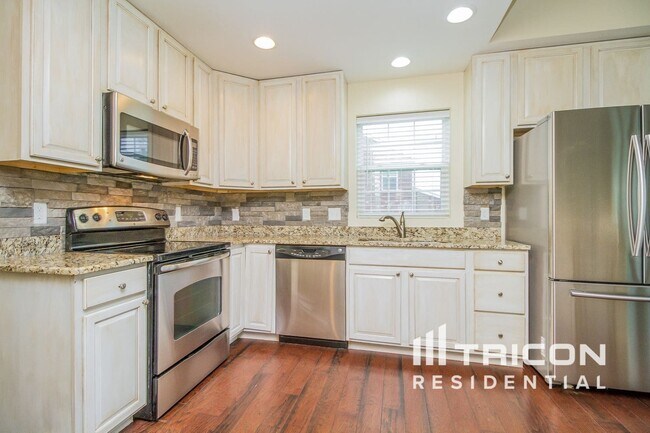 Building Photo - 771 Nelms Dr