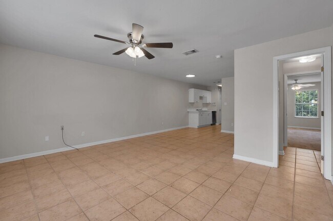 Foto del edificio - 859 W Brevard St