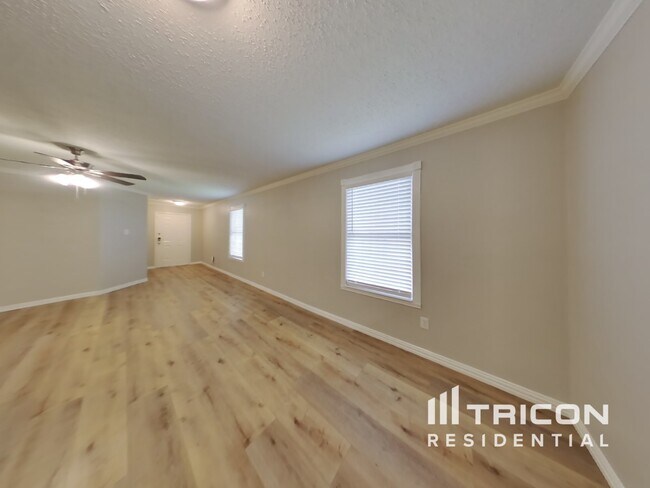 Foto del edificio - 8009 Mosstree Dr