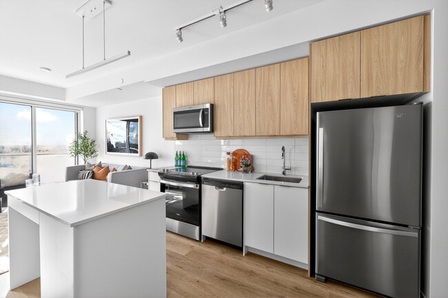 Building Photo - 610 Martin Grove