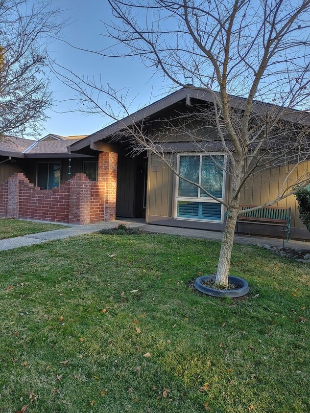 40 Parkshore Cir, Sacramento, CA 95831 House Rental in Sacramento, CA