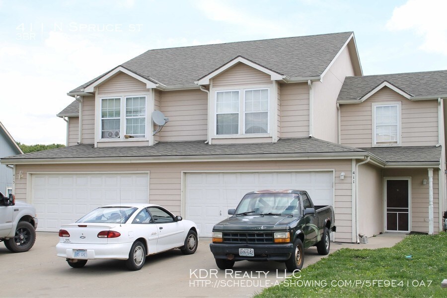 411 N Spruce St, Gardner, KS 66030 House Rental in