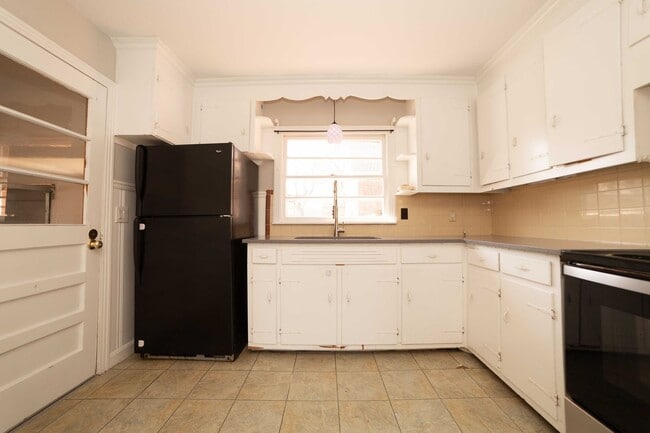 Photo - Charming Old Hickory Cottage with Vintage Character House