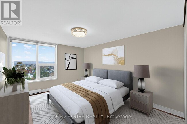 Photo du bâtiment - 75 Queen St N