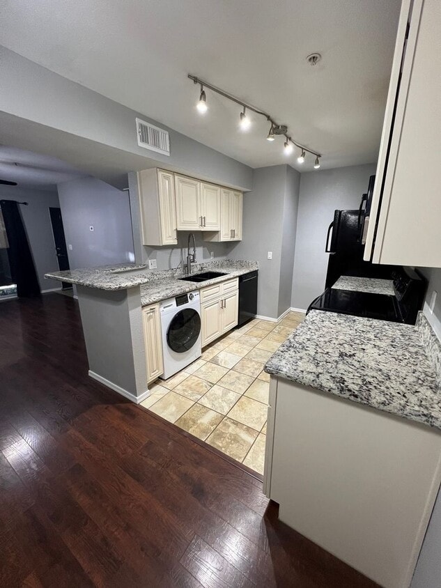 Primary Photo - COMING SOON! ARBORS - Super Cute 2 bedroom...