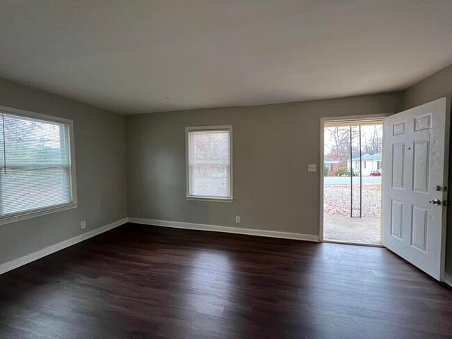 Building Photo - 1516 Catherine Simmons Ave