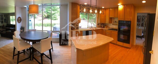 Foto del edificio - Ridgetop Beauty with Mountain Views