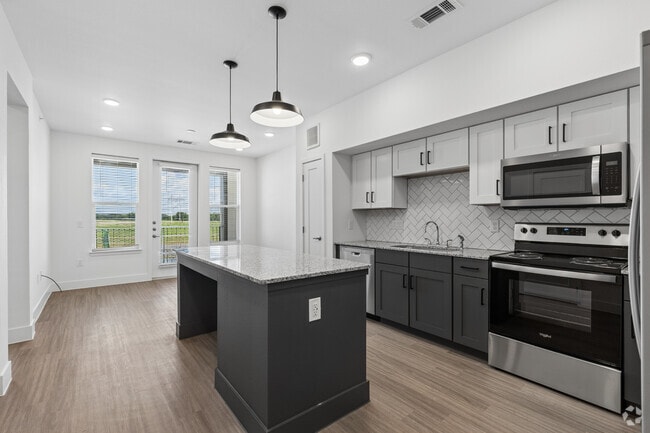1BR, 1BA - 755SF - Open Living - NorthPark Apartment Homes