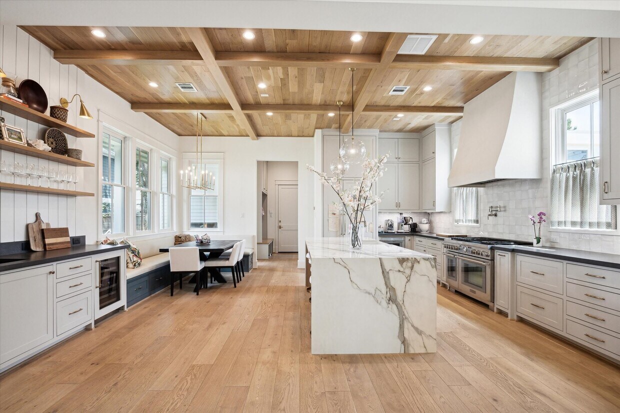 Foto principal - 639 E 10th St
