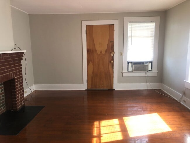 Building Photo - 506-506 Kingston Ave NE