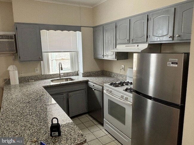 Building Photo - 2121 N Street NW Unit 6