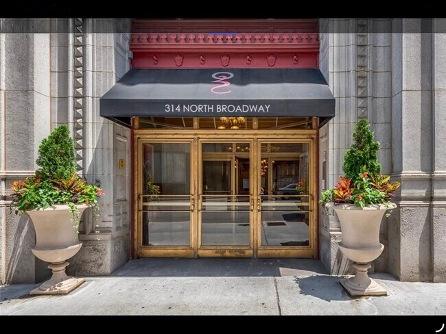 Building Photo - 314 N Broadway