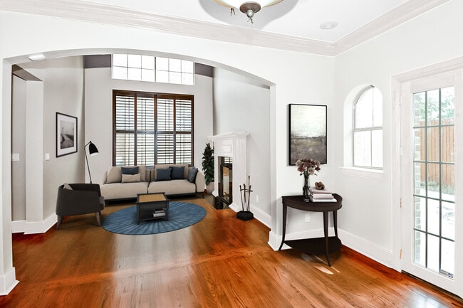 Building Photo - 2915 Normah St