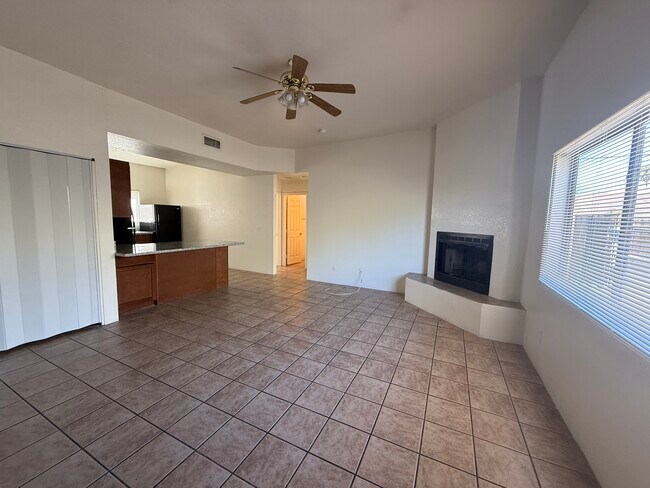 Foto del edificio - 738 E Elm St