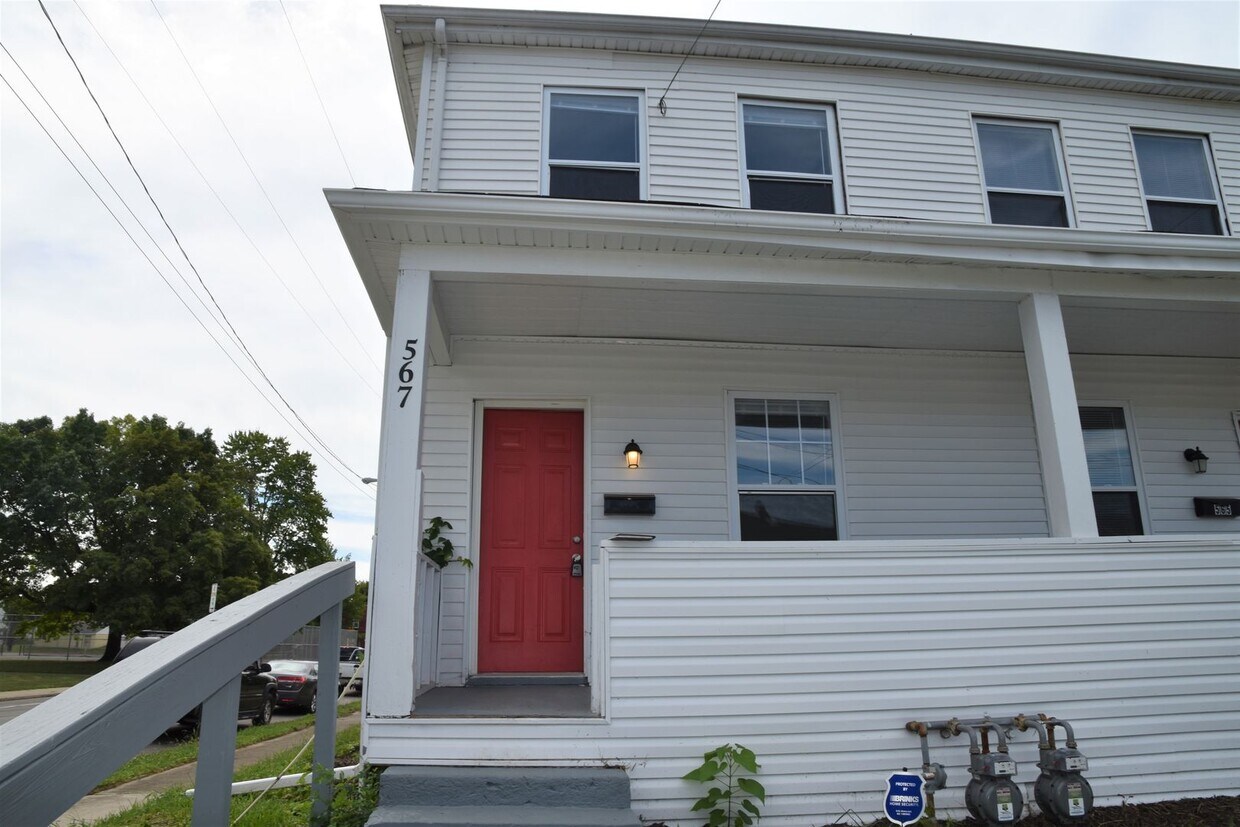 Foto principal - 565-567 E Deshler Avenue