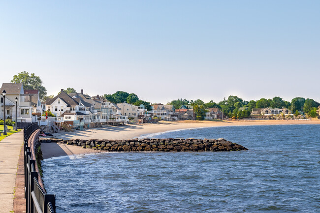 walk way on SeaWall across the street - 215 Townsend Ave