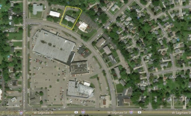 Foto del edificio - 824 Edgemont Blvd
