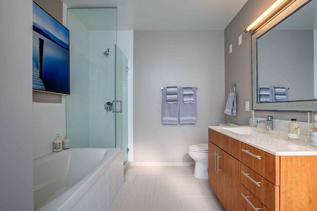 Photo - 610 N State St Apartment