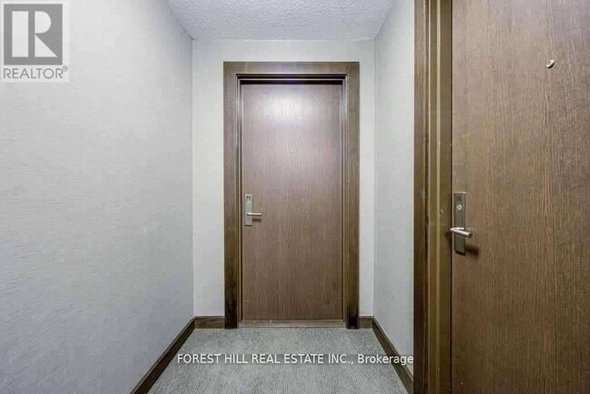 Photo du bâtiment - 386-1386 Yonge St