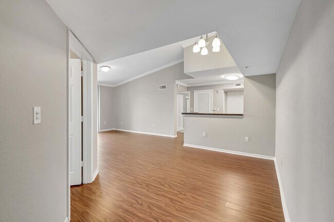 Building Photo - 15065 Michelangelo Blvd