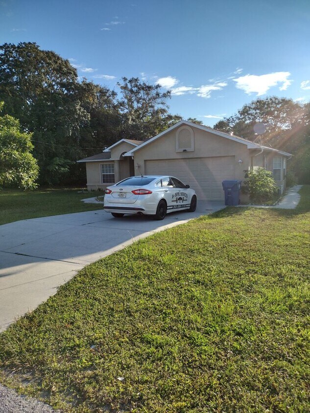Primary Photo - 3 Bedroom 2 Bath House 2 car garage with L...