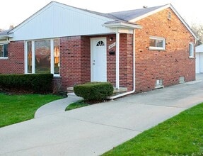 Building Photo - 14255 Cavell St