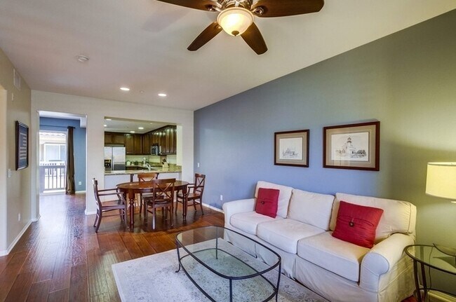 Foto del edificio - **Move in Special $1000 off 1st month's rent**Stunning 3-bed, 3.5 bath, tri-level condo w/ 2-car ...