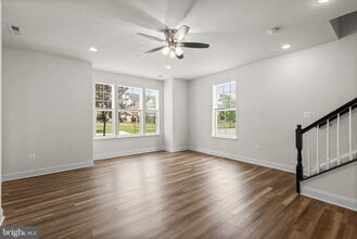 Building Photo - 7131 Beaumont Place