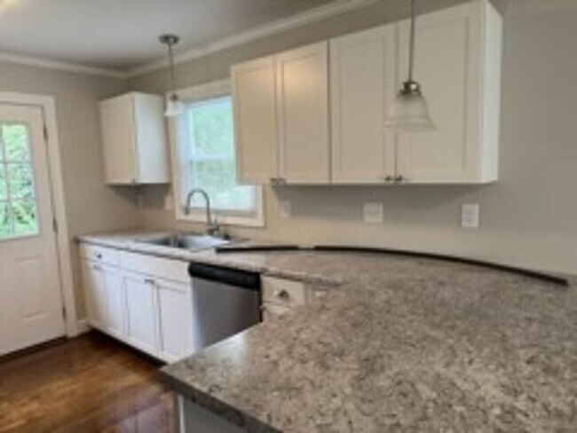 Building Photo - 148 S Smallwood Pl