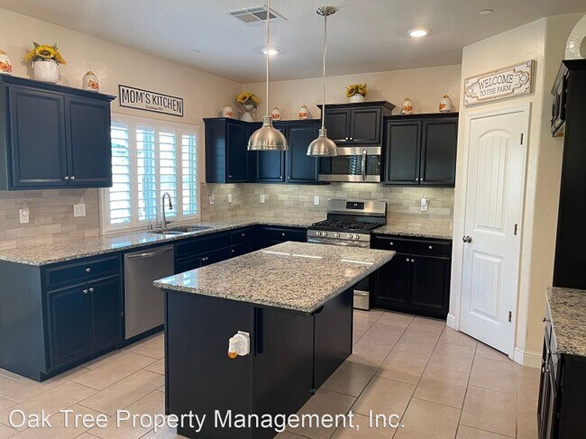 Foto del edificio - 4 br, 2.5 bath House - 6960 E. Fedora Avenue