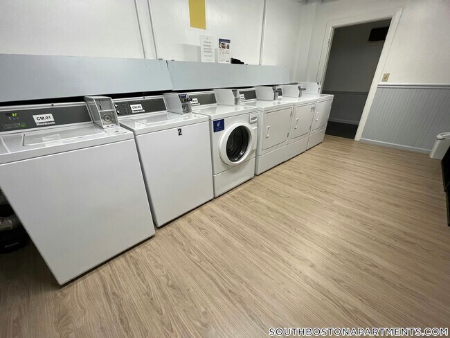 Foto del edificio - 740 E 7th St