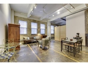 Building Photo - 700 N Washington Ave