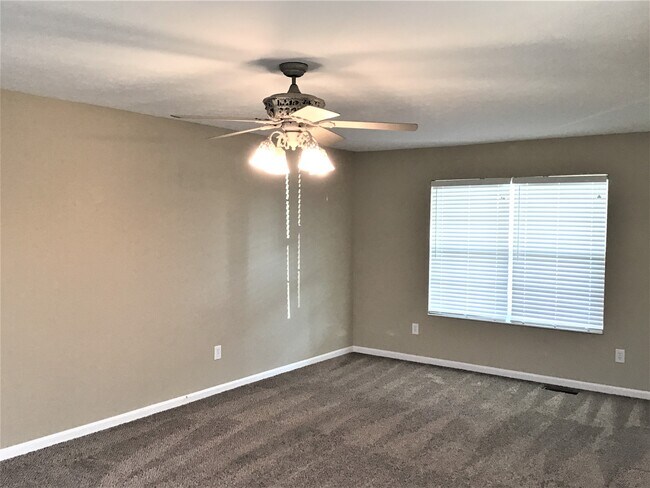 Foto del edificio - 233 Saddle Creek Lane