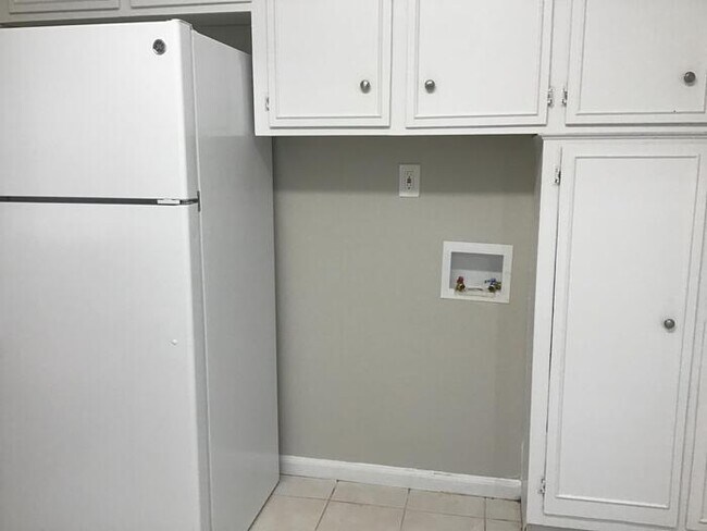Foto del edificio - 417 Kingshead Ct