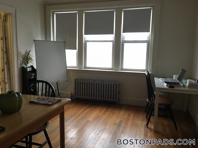 Foto del edificio - 2045 Commonwealth Ave