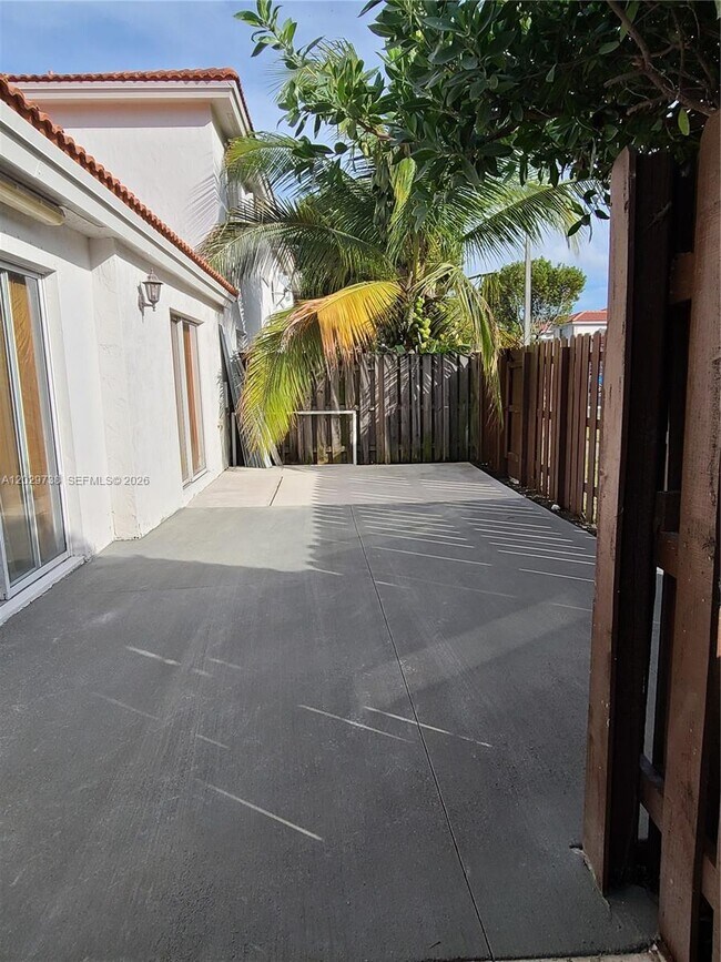 Foto del edificio - 7309 NW 173rd Dr